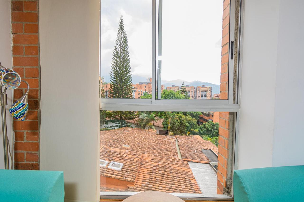 Loft Moderno En El Poblado Con Vista Y Parqueadero Mio Lofts Apartment Medellin Bagian luar foto